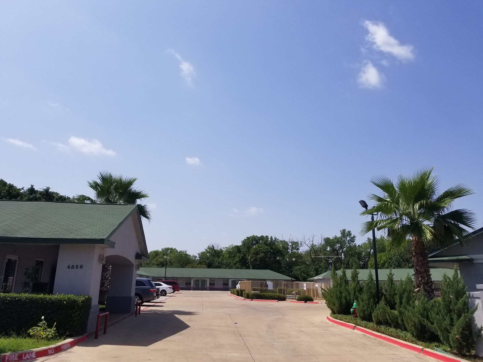 Haltom Inn hotel exterior — affordable World Cup 2026 accommodation 23 miles from AT&T Stadium